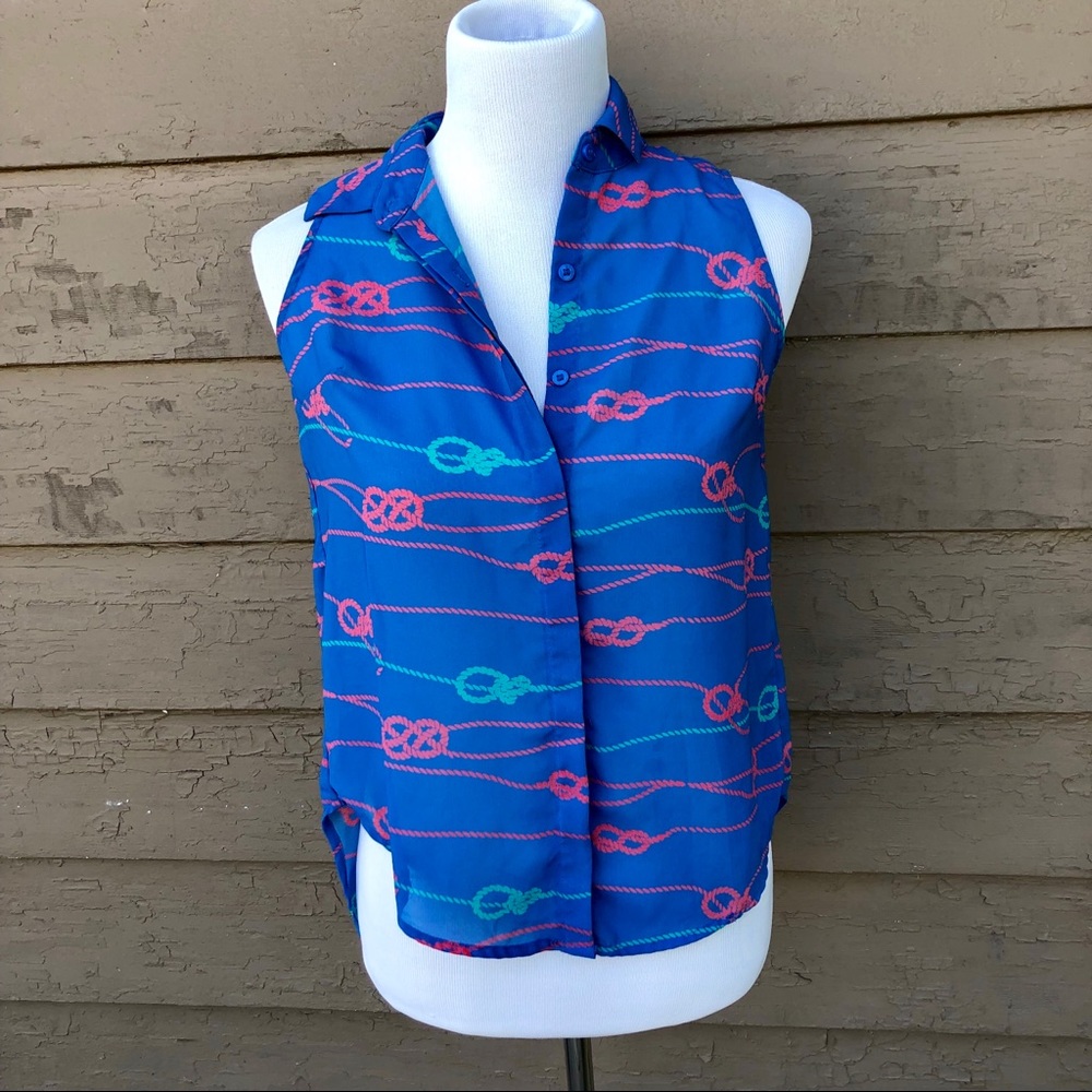 ☀️☀️☀️ 4/$20 Nanette Lepore split back top!